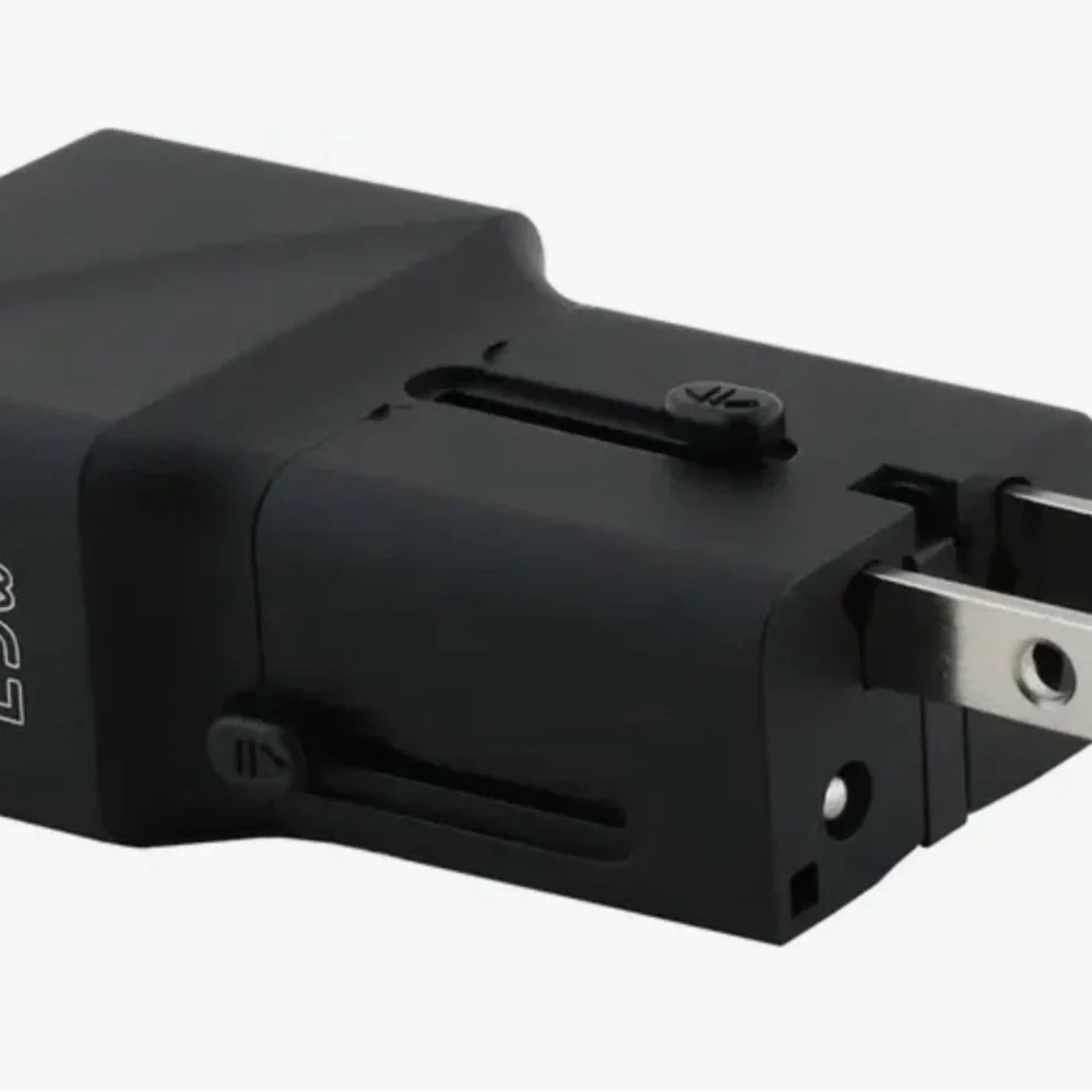 TUMI Travel Bundle Adapter Charger 1 USB port/1 C port- both US/international ad